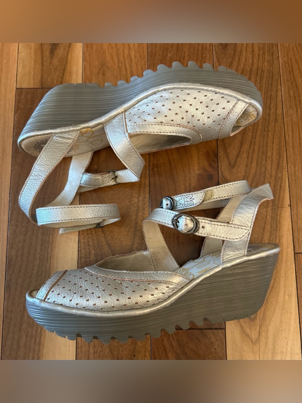 🪰Fly London Gold Metallic Wedge Sandals with Ankle Straps Size 39